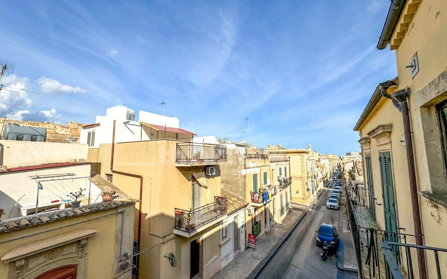 80 M2 Apartment In Noto, First Floor, Central Location