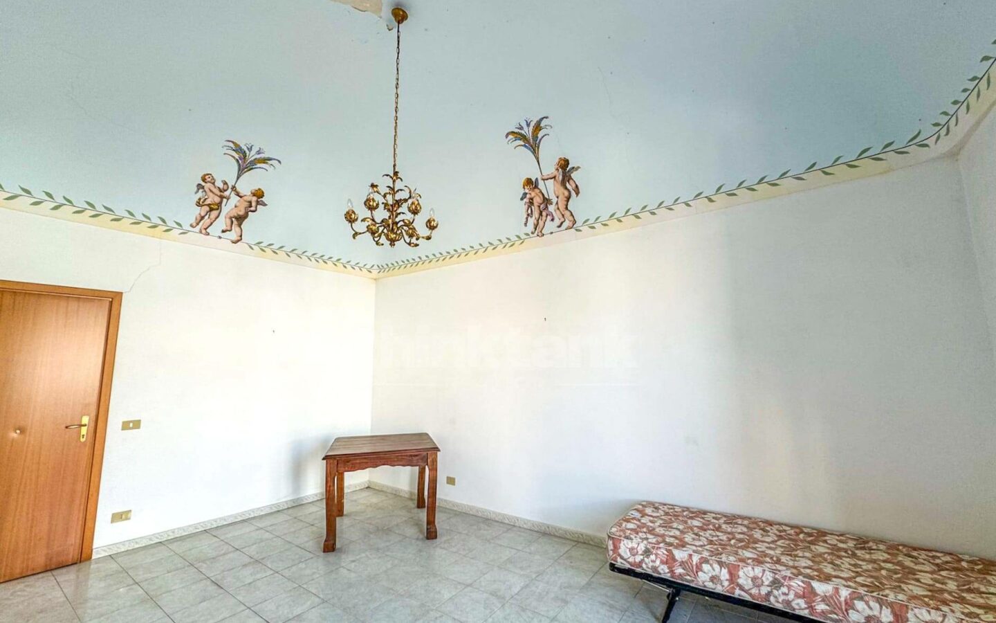 80 M2 Apartment In Noto, First Floor, Central Location