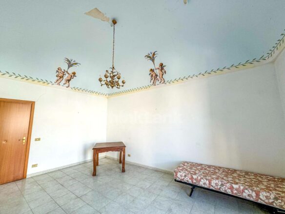 80 M2 Apartment In Noto, First Floor, Central Location