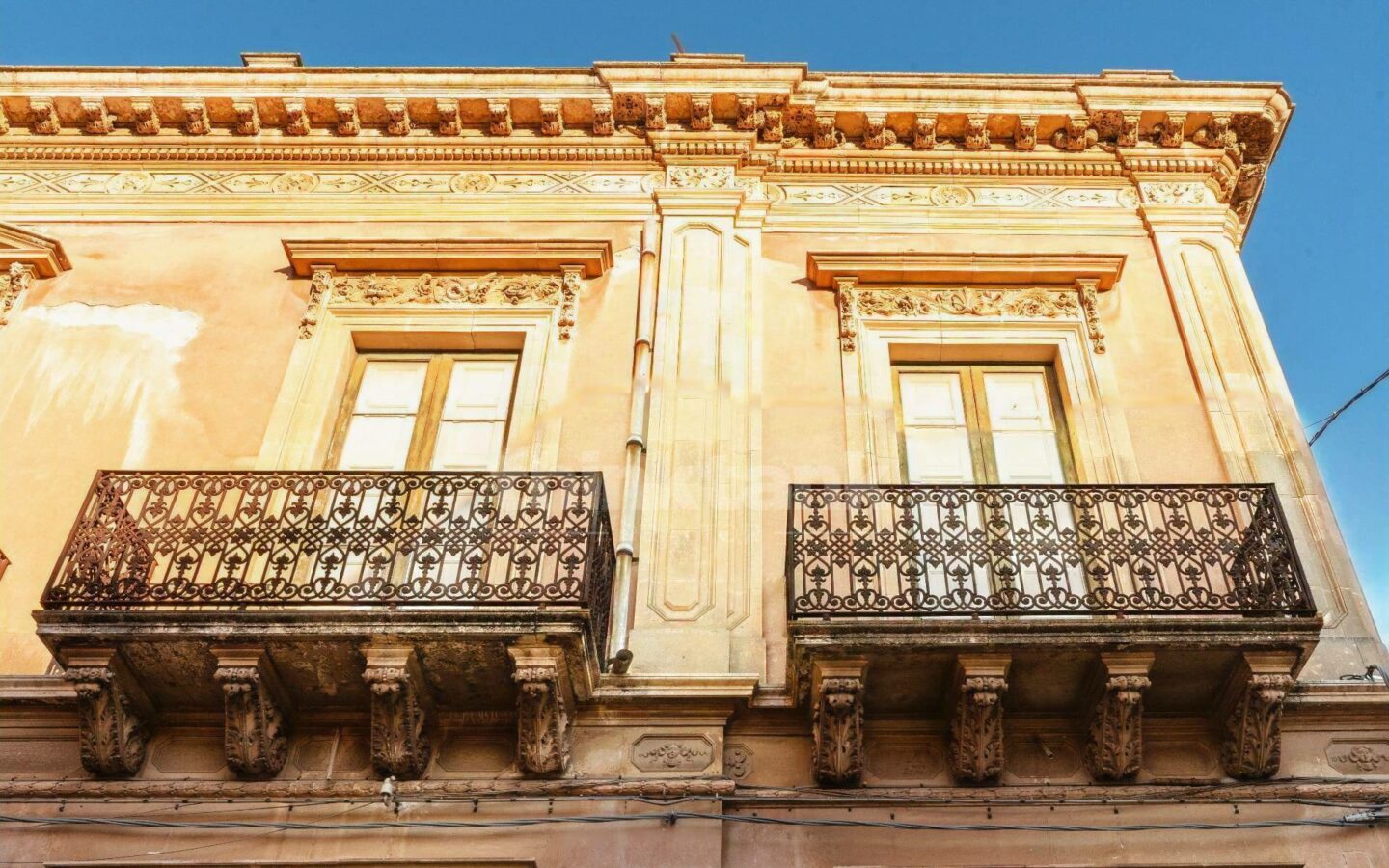 Casa Catania: A Historic Jewel In The Heart Of Avola – Sicilian Elegance And History