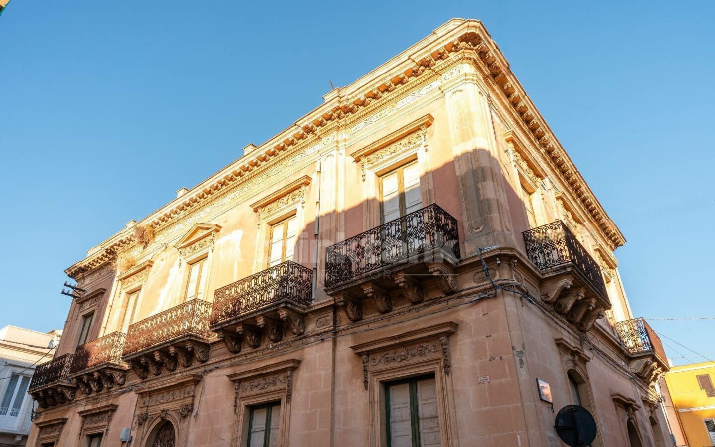 Casa Catania: A Historic Jewel In The Heart Of Avola – Sicilian Elegance And History