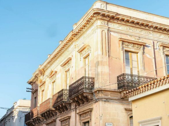 Casa Catania: A Historic Jewel In The Heart Of Avola – Sicilian Elegance And History