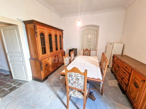 This Rustic House In Nissoria Is Currently In A Free State, Ready To Be Inhabited.