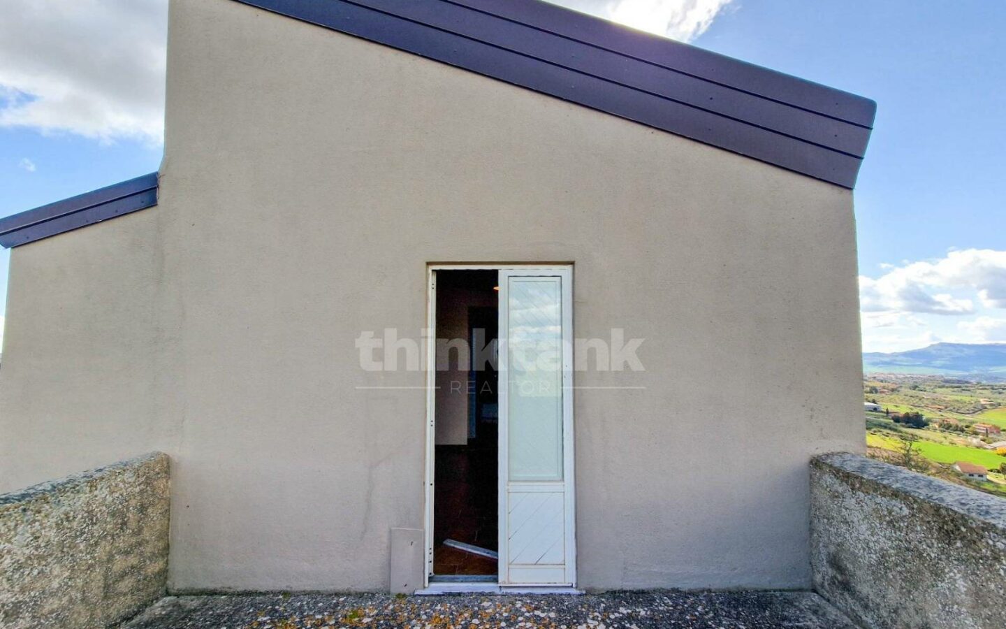 This Rustic House In Nissoria Is Currently In A Free State, Ready To Be Inhabited.