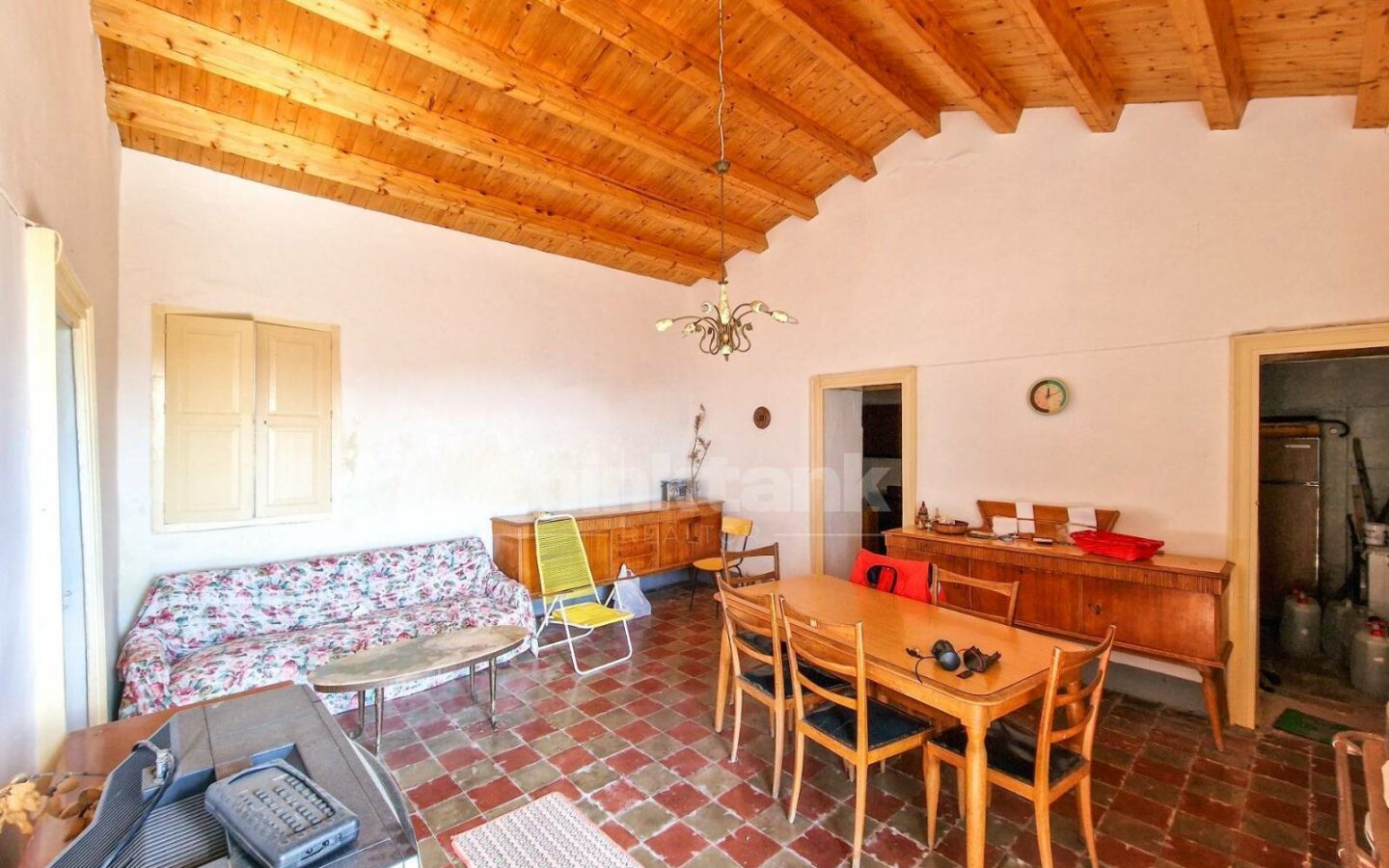 This Rustic House In Nissoria Is Currently In A Free State, Ready To Be Inhabited.