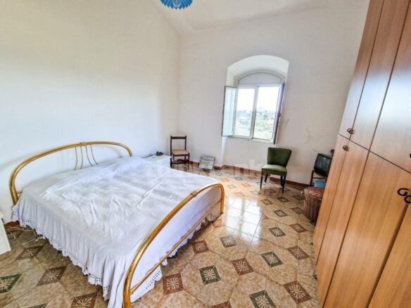 This Rustic House In Nissoria Is Currently In A Free State, Ready To Be Inhabited.