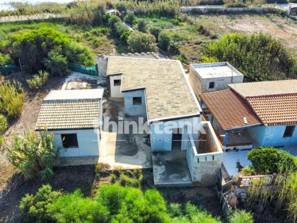 Villa To Renovate With Sea View – Costa Dell’ambra, Pachino