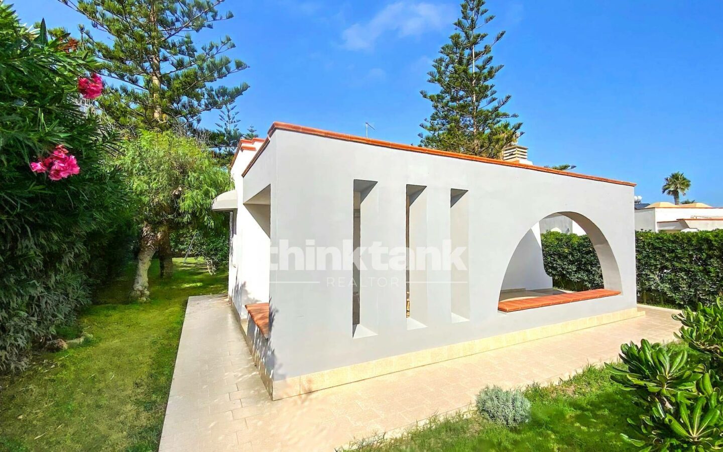 Seafront Villa In San Lorenzo, Noto – With Garden And Direct Access To The Sea
