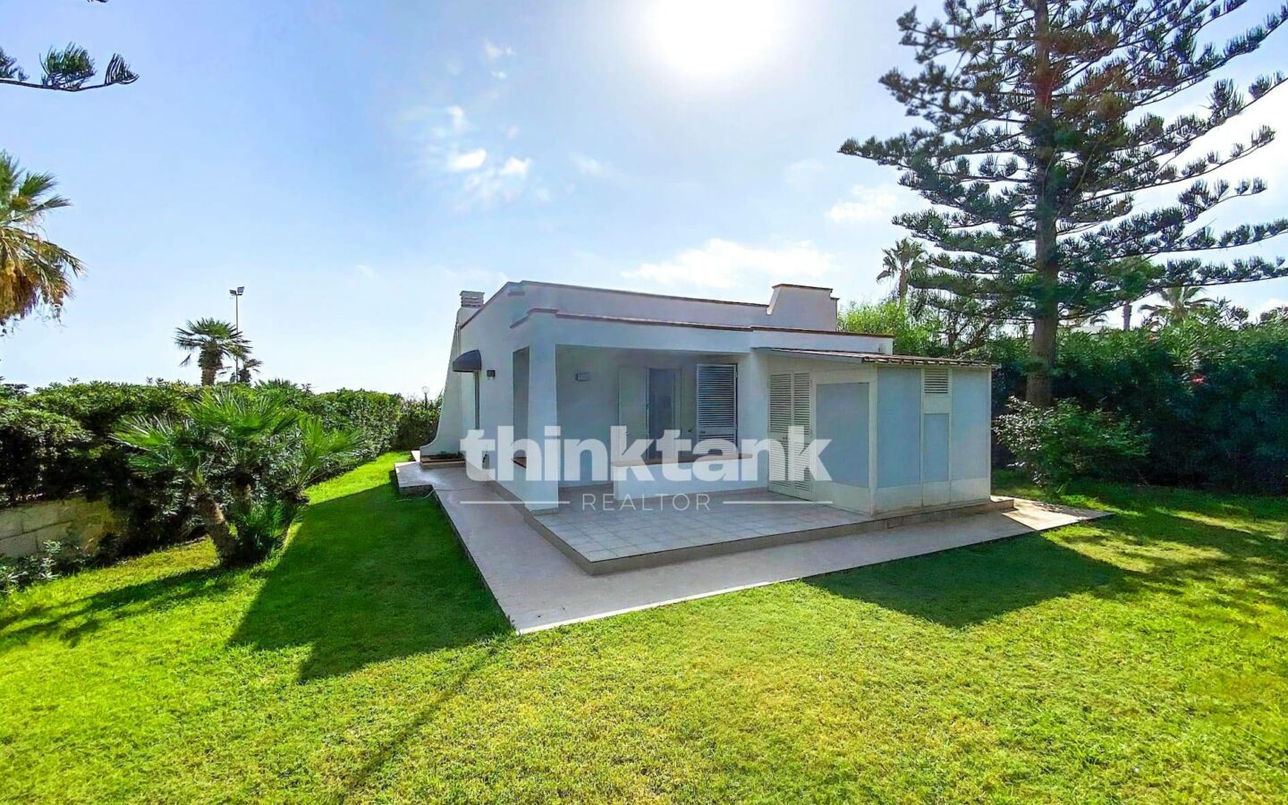 Seafront Villa In San Lorenzo, Noto – With Garden And Direct Access To The Sea