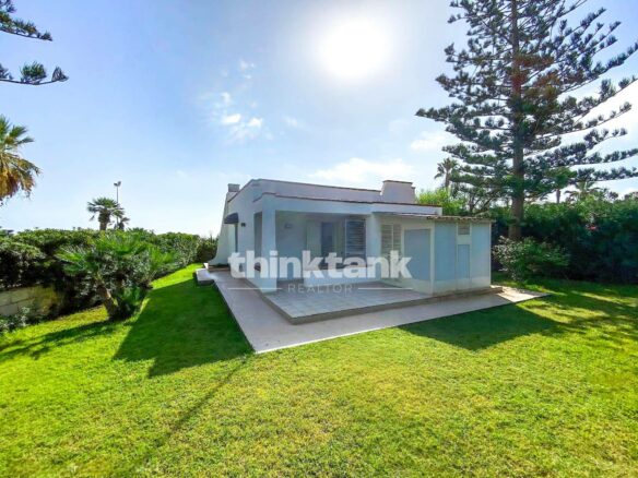 Seafront Villa In San Lorenzo, Noto – With Garden And Direct Access To The Sea