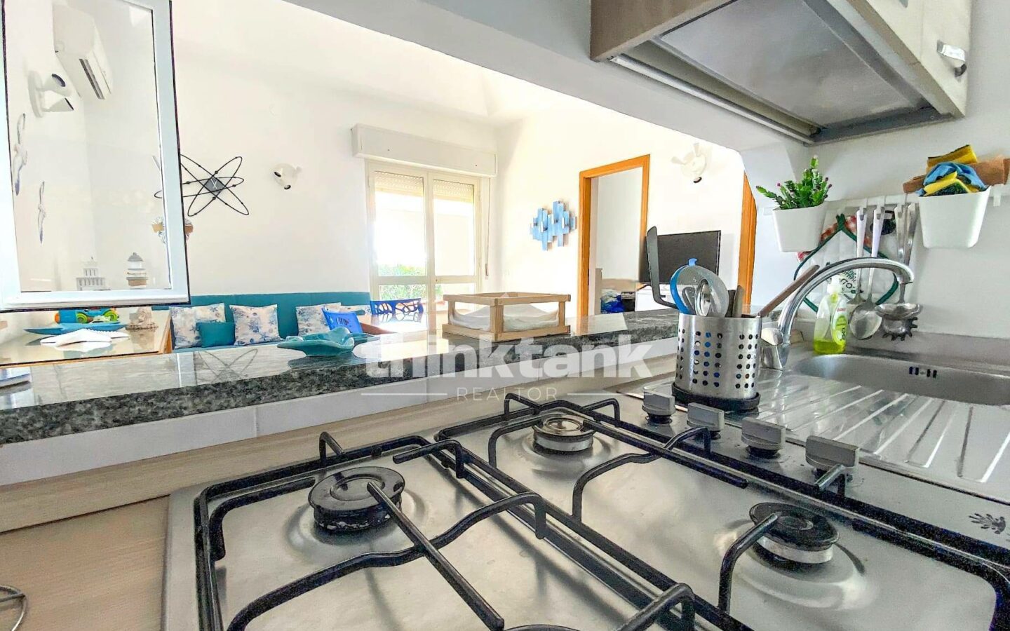 Seafront Villa In San Lorenzo, Noto – With Garden And Direct Access To The Sea