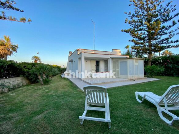 Seafront Villa In San Lorenzo, Noto – With Garden And Direct Access To The Sea