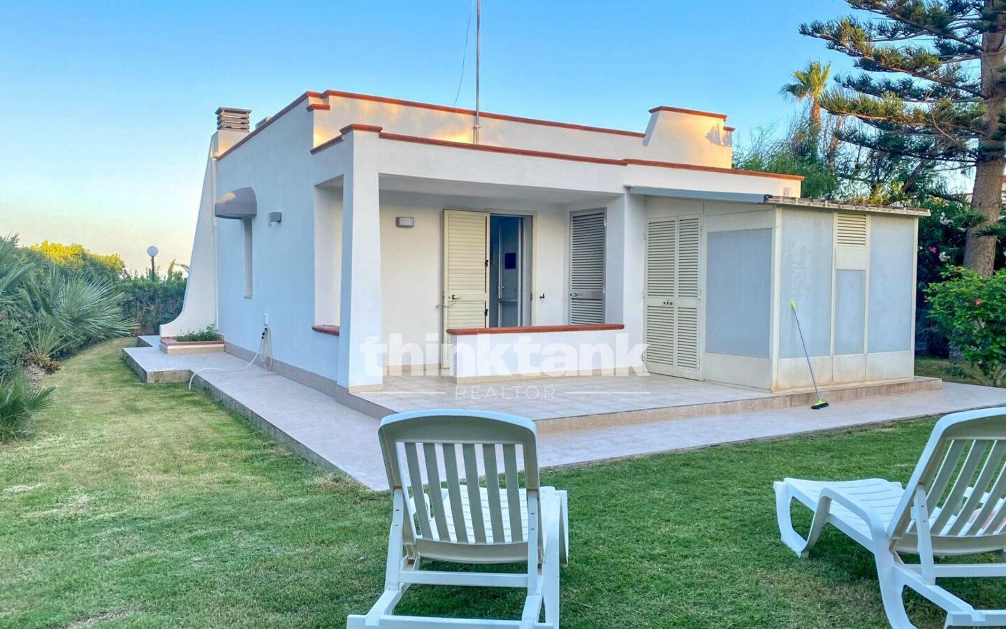 Seafront Villa In San Lorenzo, Noto – With Garden And Direct Access To The Sea