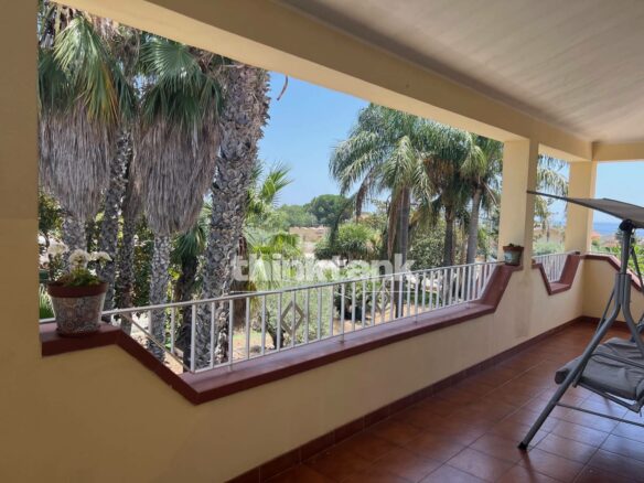 Sea View Villa In Fontane Bianche, Syracuse – 220 M² On Two Levels, 800 M² Land, High Profitability