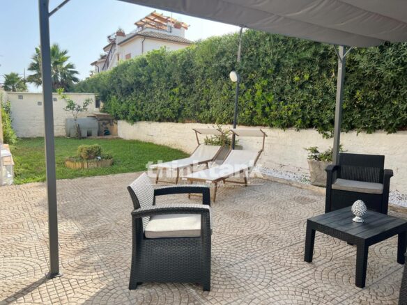 Sea View Villa In Fontane Bianche, Syracuse – 220 M² On Two Levels, 800 M² Land, High Profitability