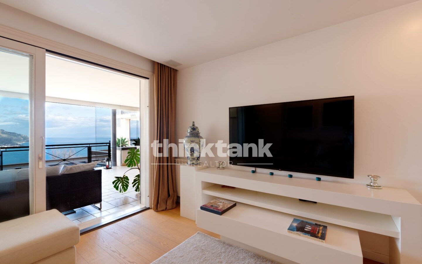 Taormina – Apartment With Panoramic Terrace, Parking Space, And Infinity Pool