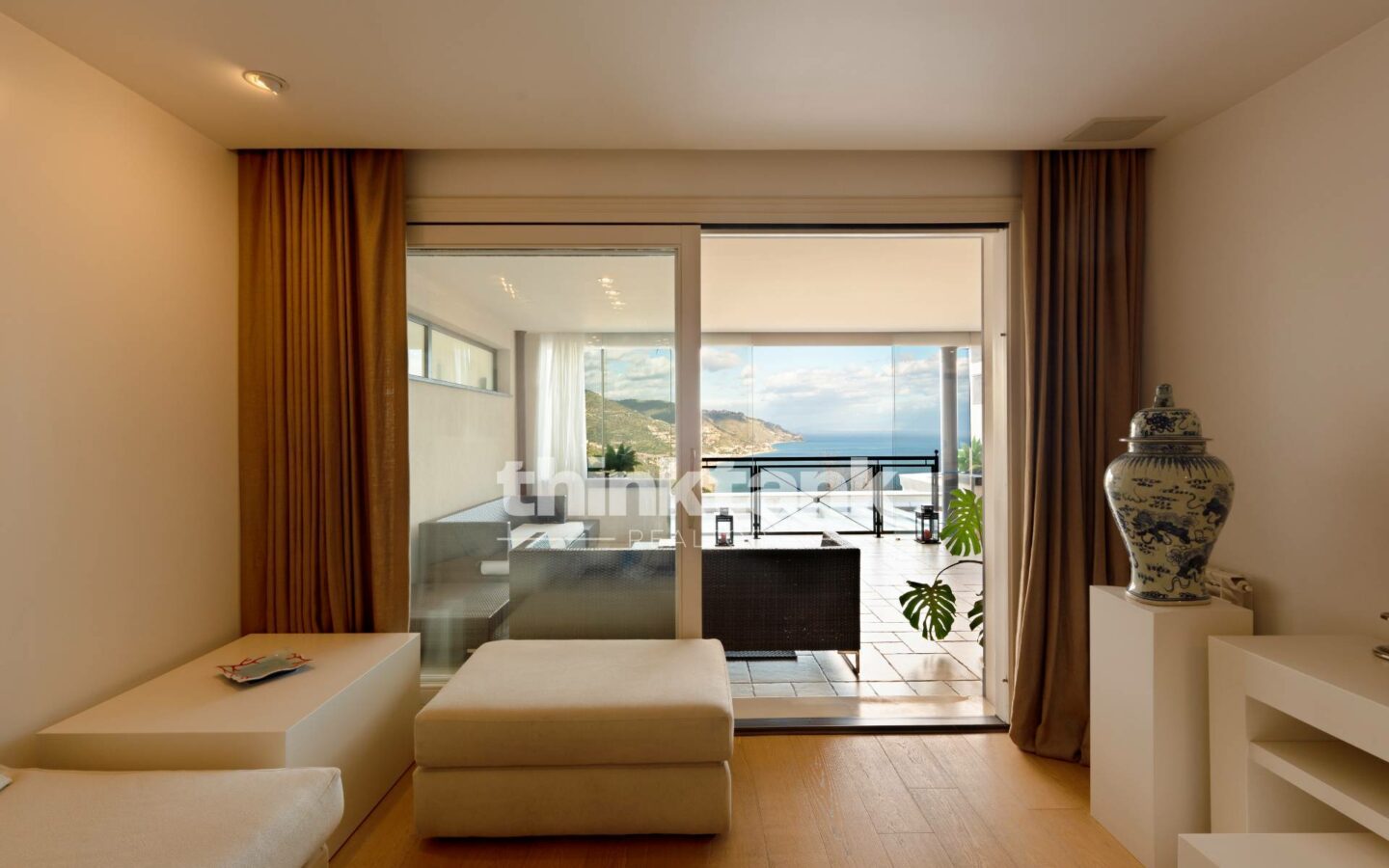 Taormina – Apartment With Panoramic Terrace, Parking Space, And Infinity Pool