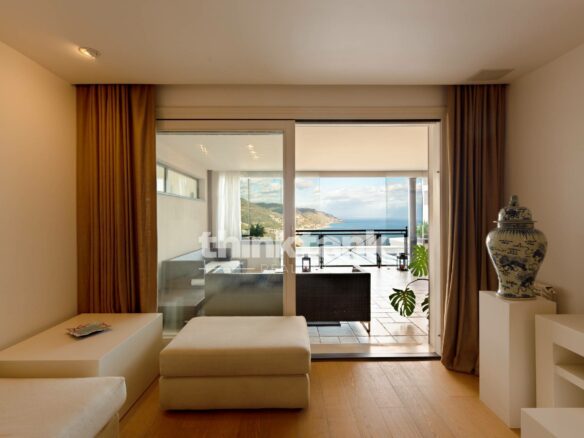 Taormina – Apartment With Panoramic Terrace, Parking Space, And Infinity Pool