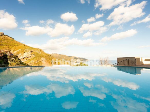 Taormina – Apartment With Panoramic Terrace, Parking Space, And Infinity Pool