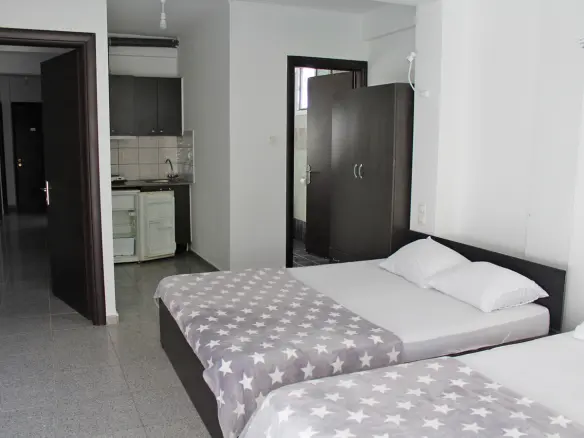 9-bedroom Hotel In Katerini, Greece (300 M²)