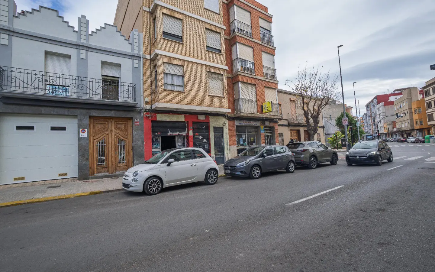 1-bedroom Commercial Unit In Silla, Spain (118 M²)