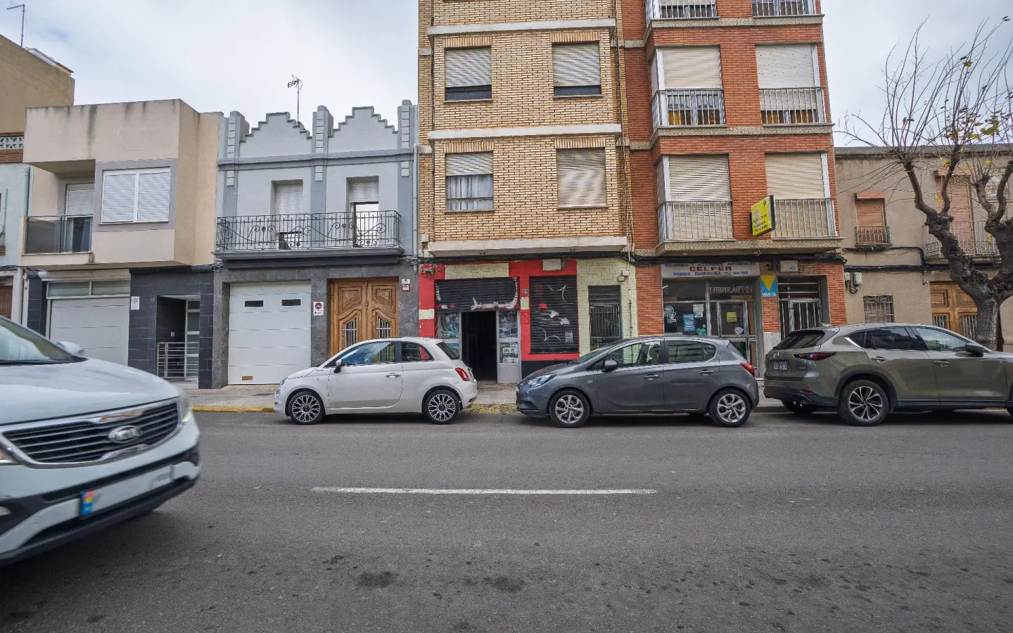 1-bedroom Commercial Unit In Silla, Spain (118 M²)