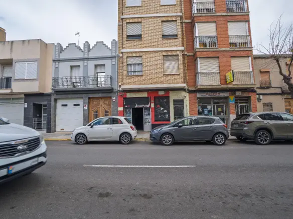 1-bedroom Commercial Unit In Silla, Spain (118 M²)