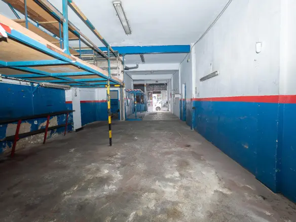 1-bedroom Commercial Unit In Silla, Spain (118 M²)