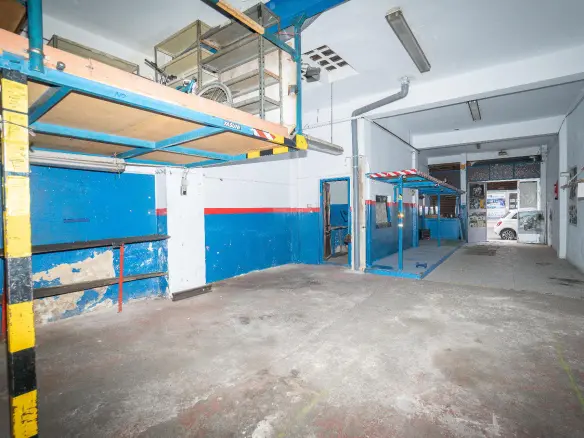 1-bedroom Commercial Unit In Silla, Spain (118 M²)