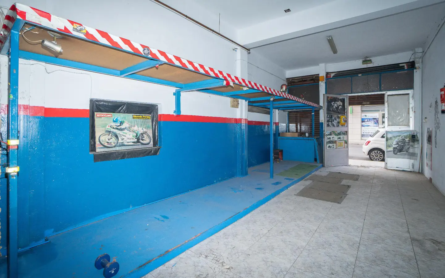 1-bedroom Commercial Unit In Silla, Spain (118 M²)