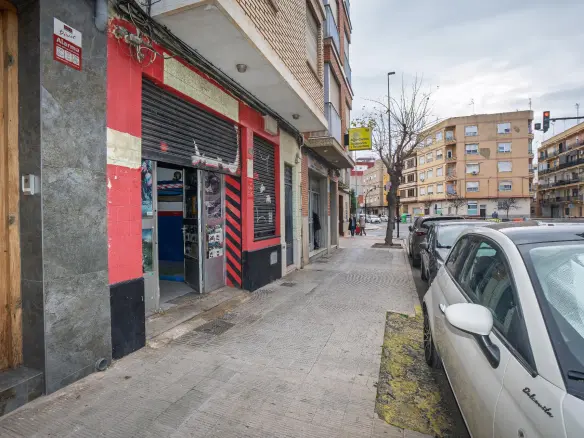 1-bedroom Commercial Unit In Silla, Spain (118 M²)