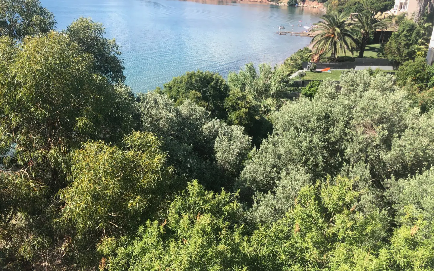 Flat In Greece (1.406 M²)