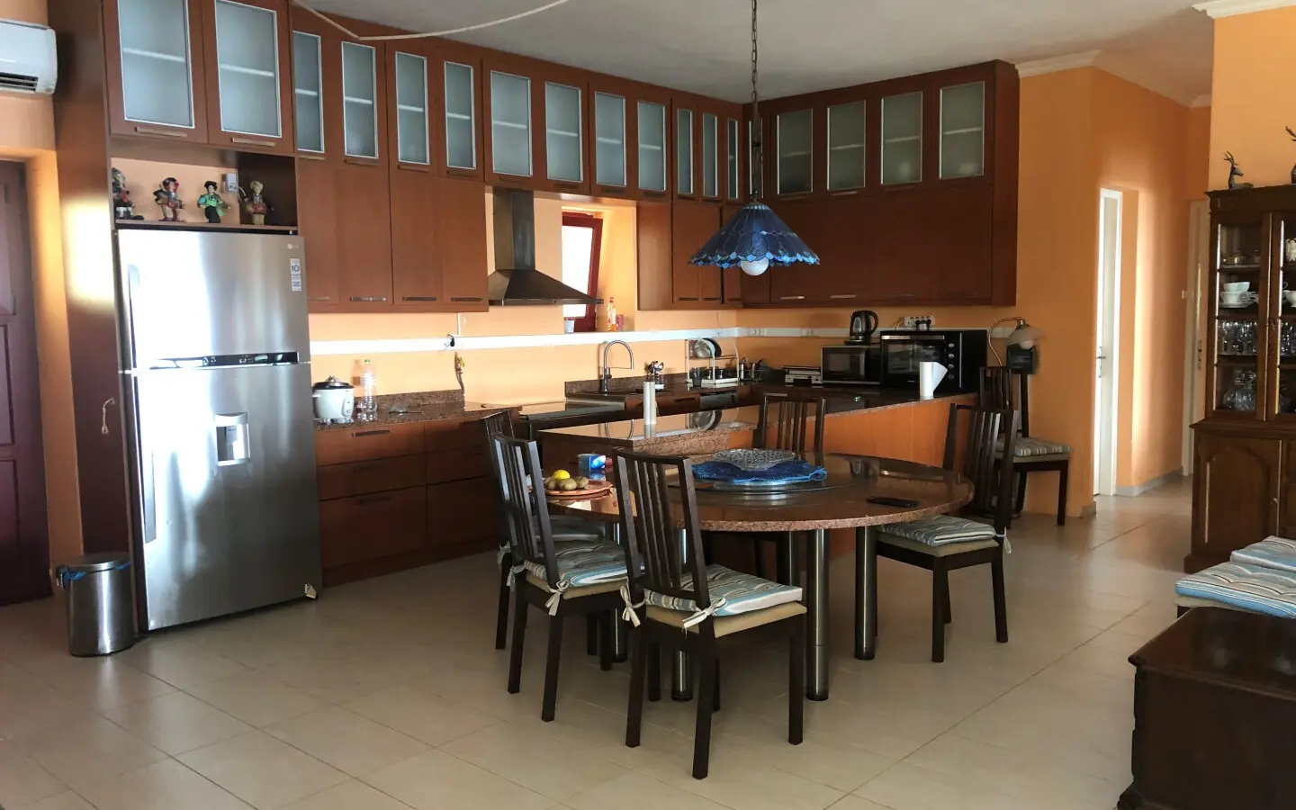 Business In Greece (402 M²)