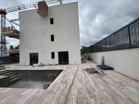 2-bedroom Penthouse In Finestrat, Spain (73 M²)