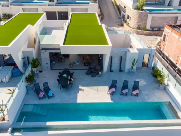 3-bedroom Villa In Rojales, Spain (236 M²)