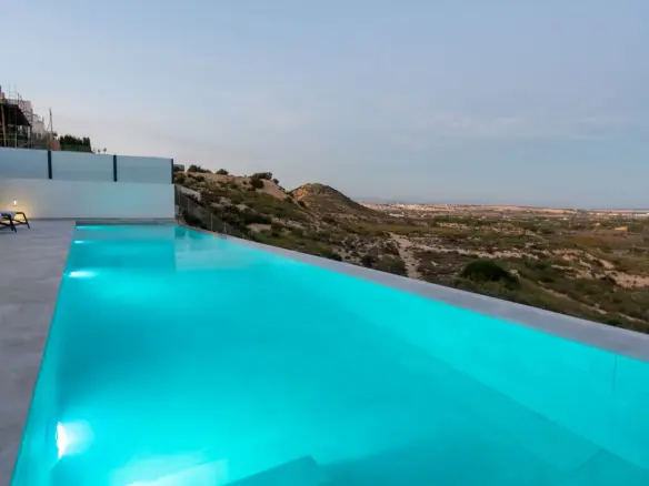 3-bedroom Villa In Rojales, Spain (236 M²)
