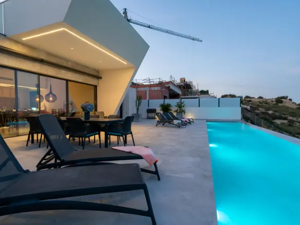 3-bedroom Villa In Rojales, Spain (236 M²)