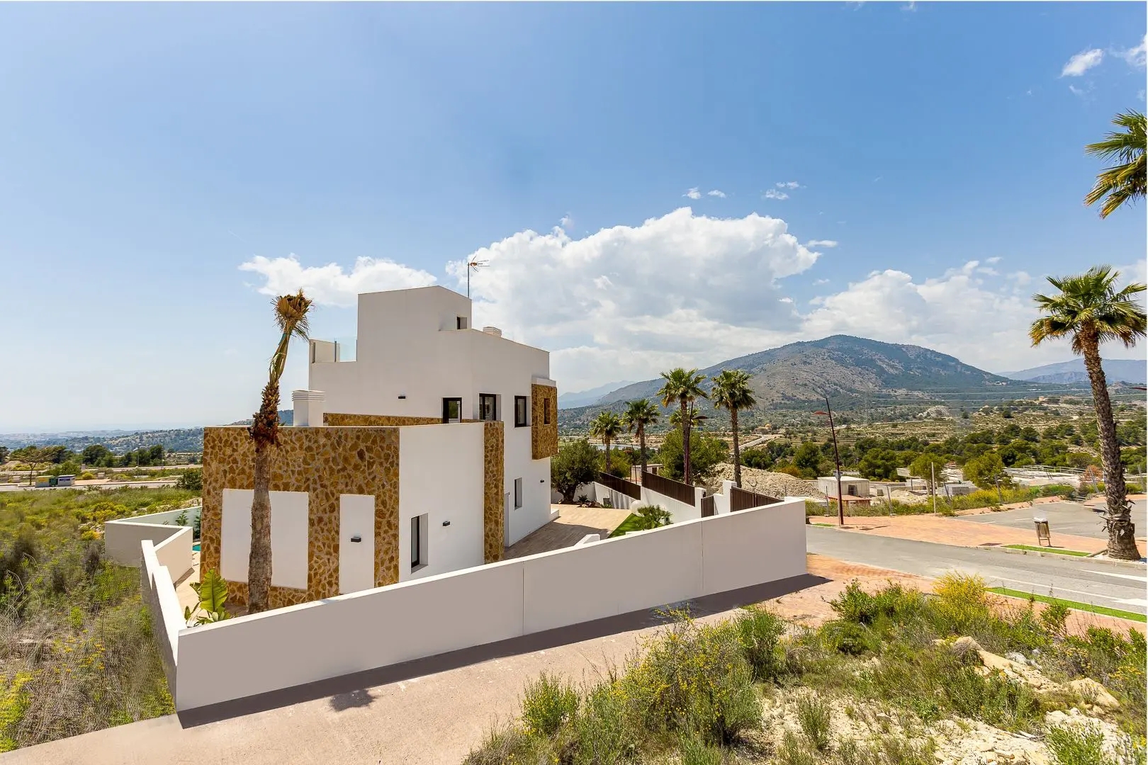 3-bedroom Villa In Finestrat, Spain (202 M²)
