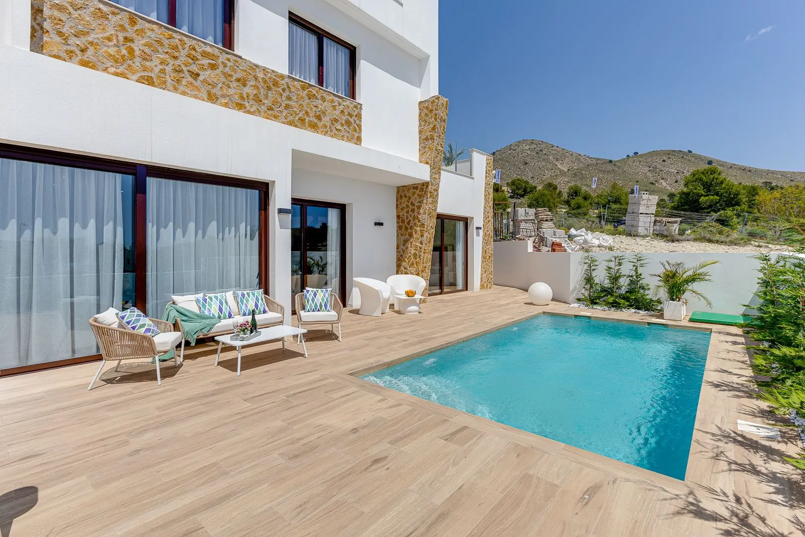 3-bedroom Villa In Finestrat, Spain (202 M²)