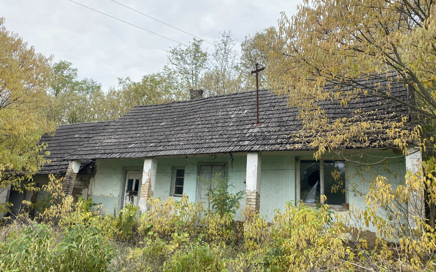 Secluded Rural Adobe House In Forest Setting – Tolna County