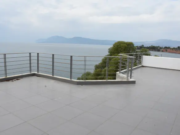 Flat In Greece (1.406 M²)