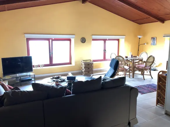 Business In Greece (402 M²)