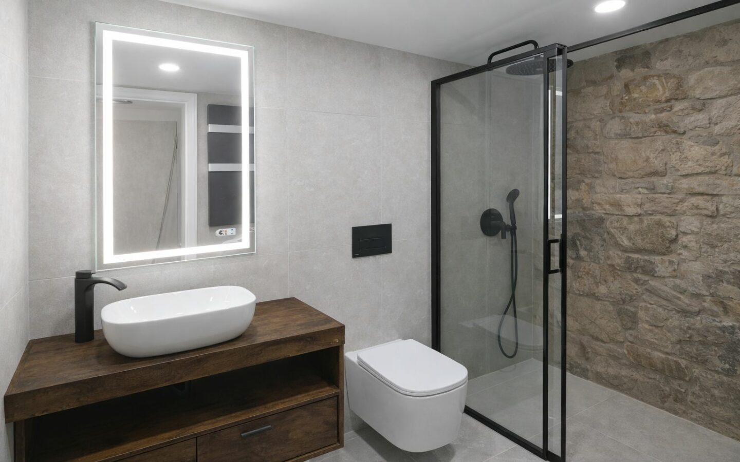 New Apartment In Gótico: 3 Bedrooms, 2 Full Bathrooms. Located On A Semi-pedestrian Street In The Center Of Gótico.