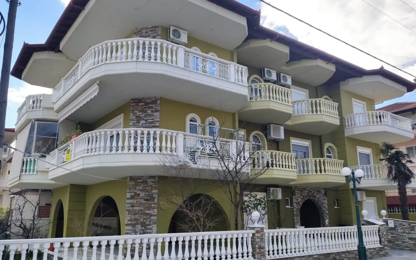 14-bedroom Hotel In Katerini, Greece (480 M²)