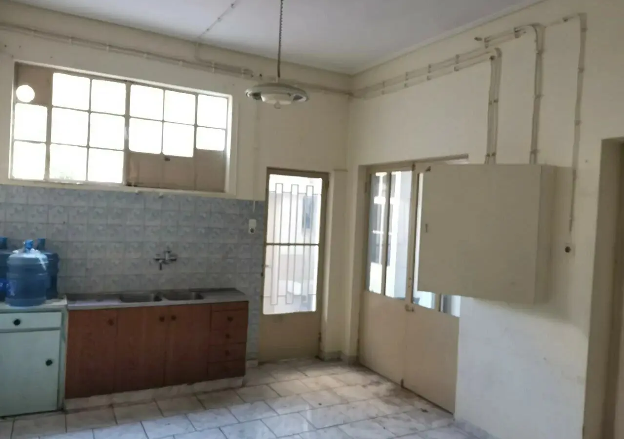 Flat In Agios Dimitrios, Greece (187 M²)