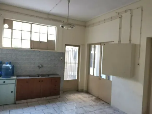 Flat In Agios Dimitrios, Greece (187 M²)