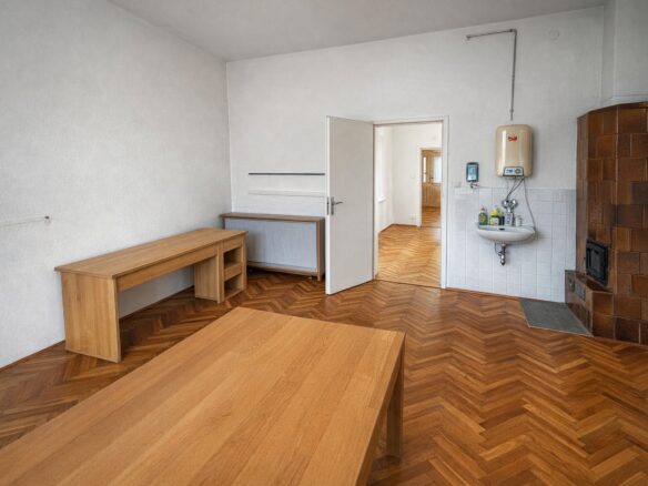 Ground-floor Property With Large Cellar On Corner Plot – Mozsgó