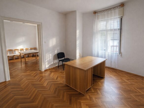 Ground-floor Property With Large Cellar On Corner Plot – Mozsgó