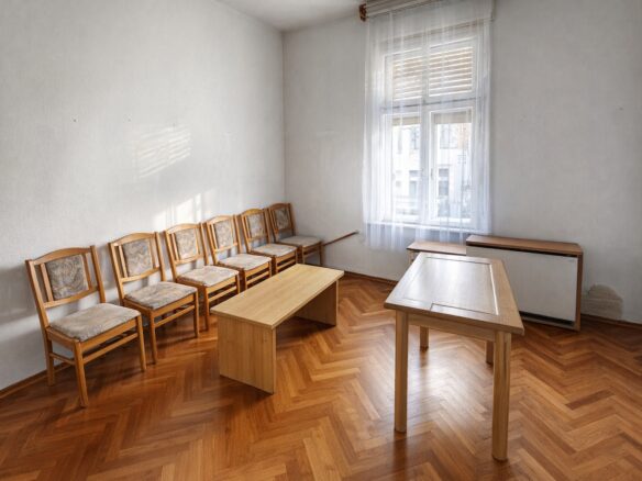 Ground-floor Property With Large Cellar On Corner Plot – Mozsgó