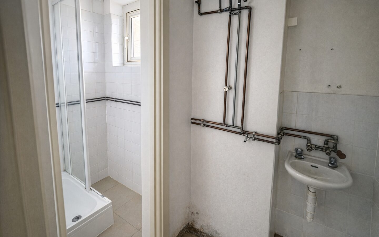Ground-floor Property With Large Cellar On Corner Plot – Mozsgó